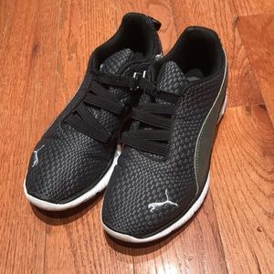 Women’s Puma Tennis Shoes